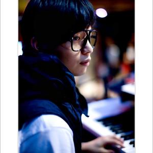 游泳爆乳露双奶头被教练玩弄
