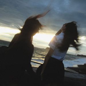 游泳爆乳露双奶头被教练玩弄
